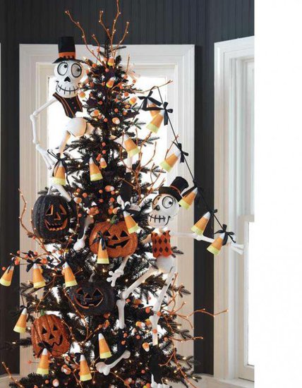 halloweentree2.jpg